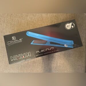 NEW Royale Platinum 1.25” Ceramic Hair Straightener – Baby Blue (Sealed)
